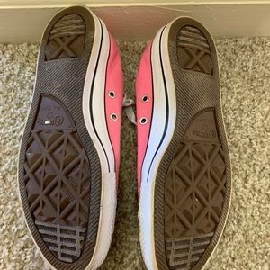 Pink women’s converse. Size 7